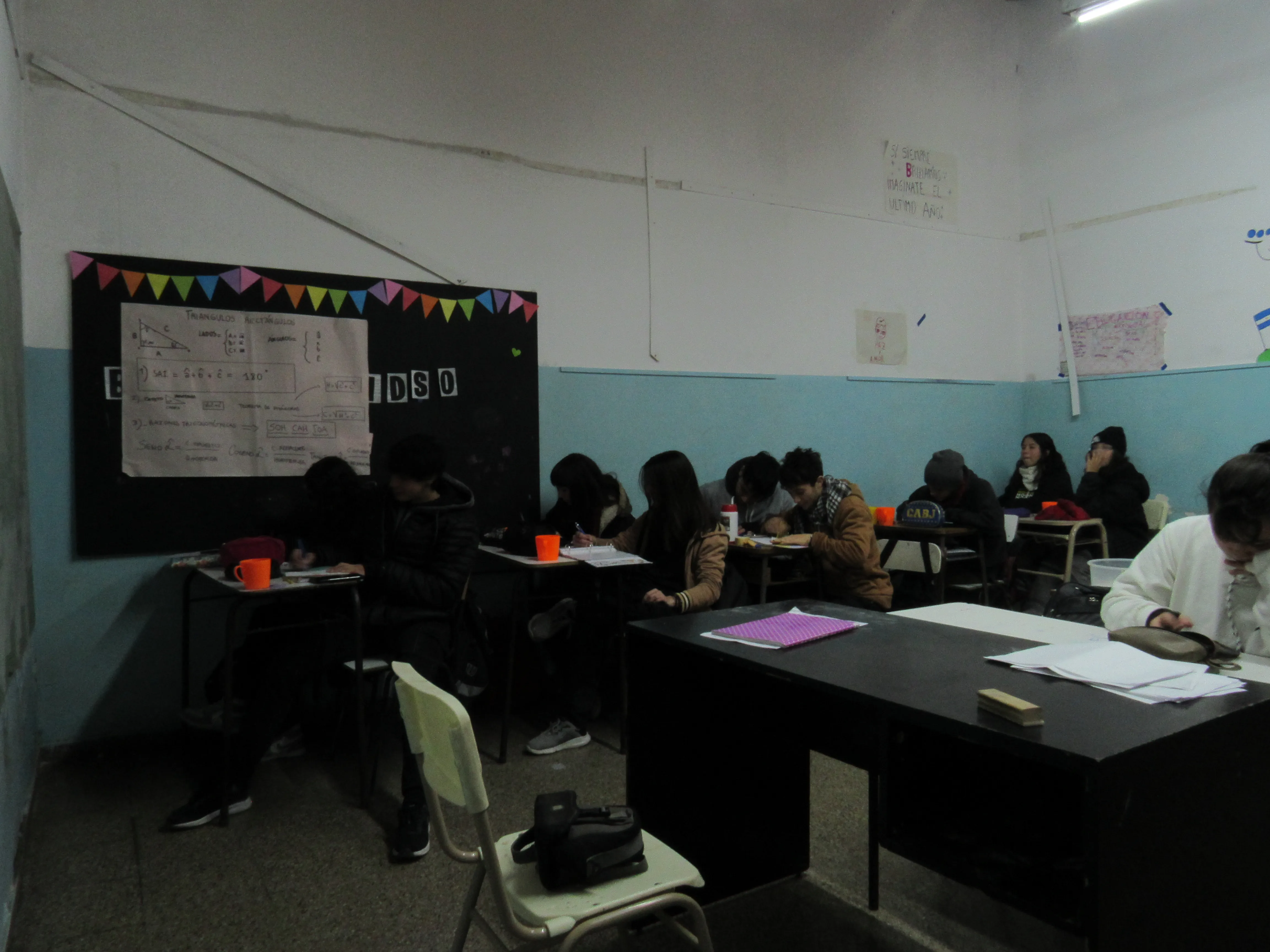 imagen con estudiantes en un curso de la EES8